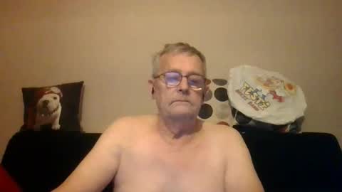 Snapshot of jyarthur01750 chatting on November 17, 3:51 pm Arthur01750 online show from November 17, 3:51 pm