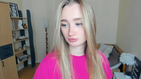 Alice online show from April 22, 8:39 am