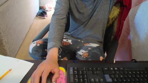Snapshot of kael_art_d chatting on March 12, 4:35 pm kael_art_d online show from March 12, 4:35 pm