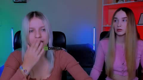 kaela_spell_ online show from November 20, 9:09 am