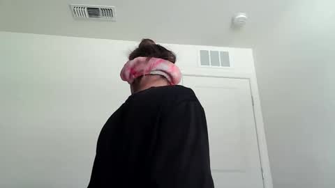 Snapshot of kaelagreen chatting on April 7, 11:26 pm kaelagreen online show from April 7, 11:26 pm