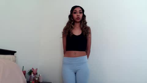 Snapshot of kaelagreen chatting on May 28, 10:29 pm kaelagreen online show from May 28, 10:29 pm