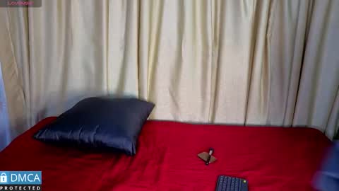 Snapshot of kaelani_ chatting on December 19, 11:06 am kaelani online show from December 19, 11:06 am