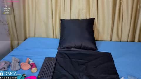 Snapshot of kaelani_ chatting on January 8, 11:01 am kaelani online show from January 8, 11:01 am