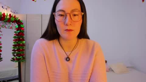 ChloeIndependient model online show from December 2, 2:45 pm