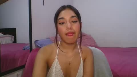 KAHELIINDEPENDENT MODEL online show from February 13, 1:29 am