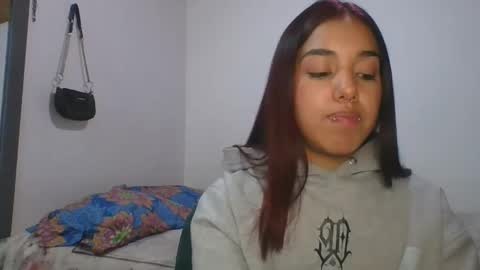 KAHELIINDEPENDENT MODEL online show from March 8, 7:31 pm