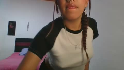 KAHELIINDEPENDENT MODEL online show from February 14, 3:03 am