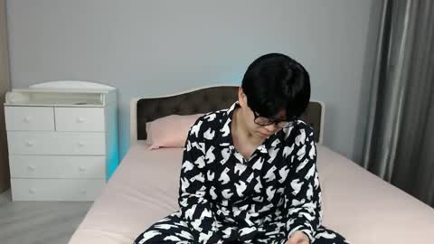 Kai Chicken online show from December 4, 1:15 am