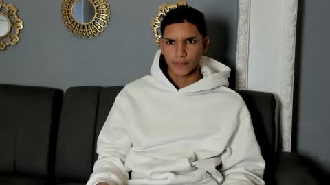 KAI online show from December 18, 3:12 am