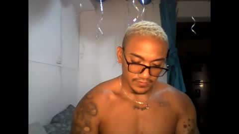 Snapshot of kail_1111 chatting on December 18, 7:36 am kail_1111 online show from December 18, 7:36 am