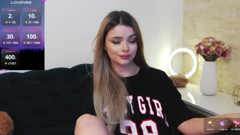 Snapshot of kailyn_moen01 chatting on December 11, 7:57 pm Kailyn online show from December 11, 7:57 pm
