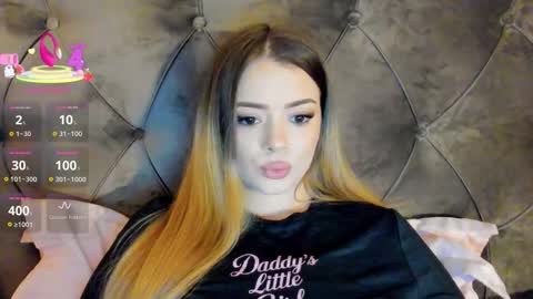 Snapshot of kailyn_moen01 chatting on October 11, 6:50 pm Kailyn online show from October 11, 6:50 pm