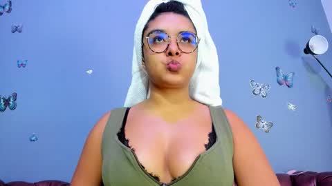 kaira_mosse_ online show from December 17, 11:38 am
