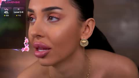 Kaira online show from December 5, 7:10 pm