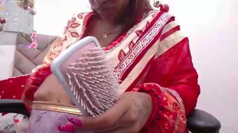 Snapshot of kairadayamai chatting on December 15, 11:47 am Kai online show from December 15, 11:47 am