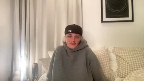 Snapshot of kairoknox chatting on February 28, 3:07 am Kairo Kox online show from February 28, 3:07 am