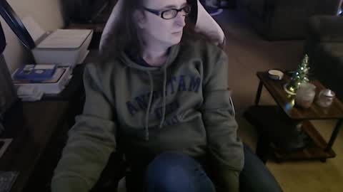 Snapshot of kait331 chatting on December 2, 1:14 am Camprincess331 online show from December 2, 1:14 am