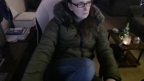 Snapshot of kait331 chatting on December 4, 1:36 am Camprincess331 online show from December 4, 1:36 am