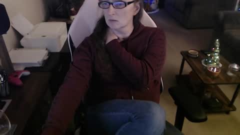 Camprincess331 online show from December 20, 2:18 am