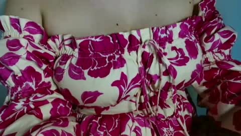 Snapshot of kaitlin_kk chatting on May 6, 11:04 am Kaitlin online show from May 6, 11:04 am