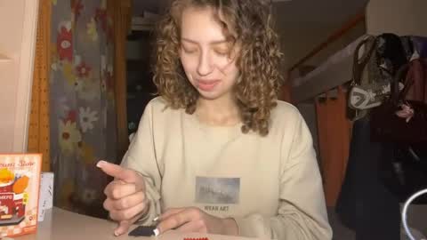 Snapshot of kaleighbourek chatting on April 13, 6:35 pm Lily online show from April 13, 6:35 pm