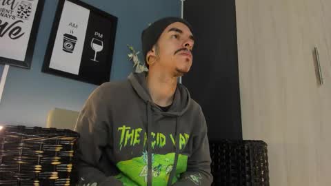 Snapshot of kaletattoos chatting on December 19, 11:39 am Kale online show from December 19, 11:39 am