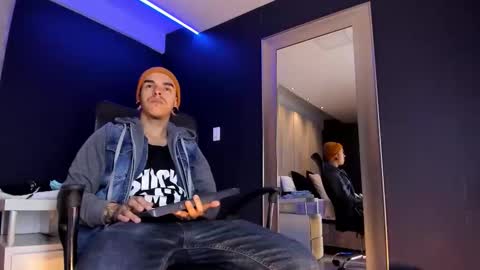 Snapshot of kaletattoos chatting on January 10, 11:01 am Kale online show from January 10, 11:01 am