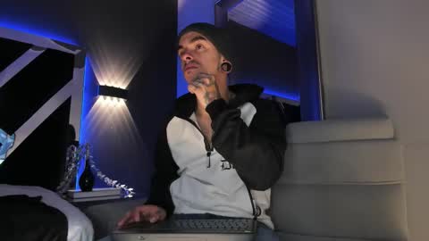 Snapshot of kaletattoos chatting on January 12, 11:04 am Kale online show from January 12, 11:04 am