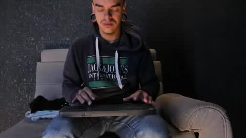 Snapshot of kaletattoos chatting on January 15, 10:53 am Kale online show from January 15, 10:53 am