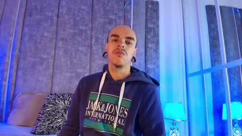 Snapshot of kaletattoos chatting on January 16, 11:03 am Kale online show from January 16, 11:03 am