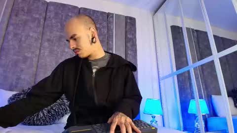 Snapshot of kaletattoos chatting on February 4, 11:16 am Kale online show from February 4, 11:16 am