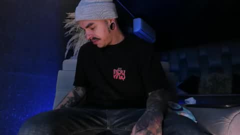 Snapshot of kaletattoos chatting on February 20, 11:11 am Kale online show from February 20, 11:11 am