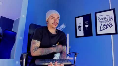 Snapshot of kaletattoos chatting on February 24, 10:57 am Kale online show from February 24, 10:57 am