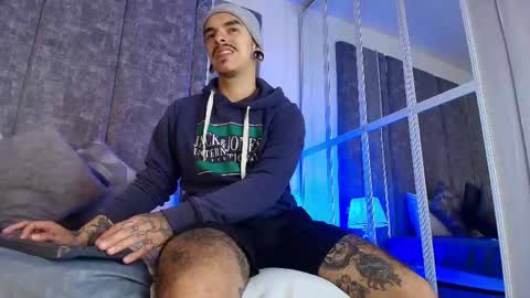 Snapshot of kaletattoos chatting on May 1, 11:04 am Kale online show from May 1, 11:04 am