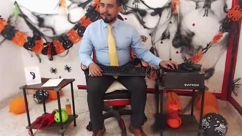 Kaleth online show from October 30, 9:04 pm