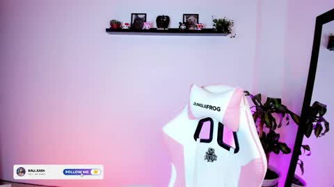 Kali Ka Please help me with your thumbs up its important   dont forget my birthday on October 26 online show from November 24, 6:29 pm