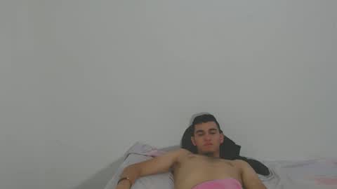 kalifah_ online show from March 27, 1:22 pm