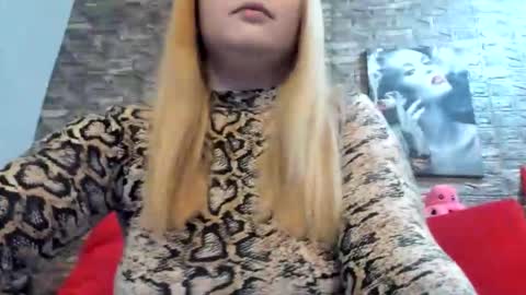 kalindahot online show from December 3, 7:01 pm