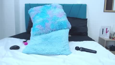 Kamilalopez online show from January 22, 2:15 am