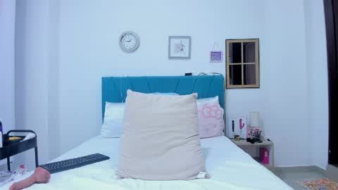 Kamilalopez online show from April 1, 1:06 am