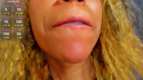 Snapshot of kamariafyre chatting on February 1, 6:01 am Kamaria Fyre online show from February 1, 6:01 am