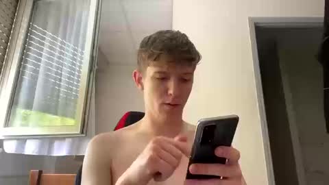 Snapshot of kameleonb chatting on September 22, 12:51 pm kameleonb online show from September 22, 12:51 pm