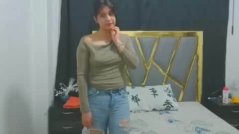 kamgomezxox online show from March 5, 3:29 am