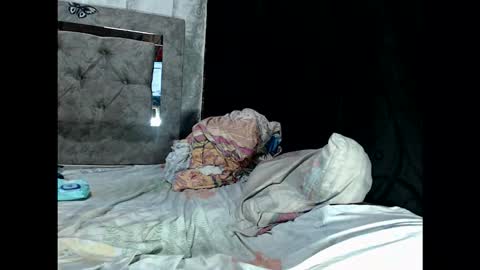 Snapshot of kamila_horney chatting on February 18, 12:50 am kamila_horney online show from February 18, 12:50 am