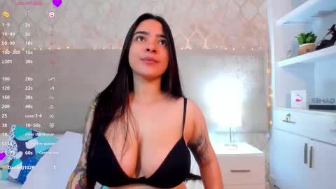 Kamila Betancourt online show from February 13, 1:51 pm