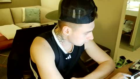 Denis online show from February 19, 9:00 pm