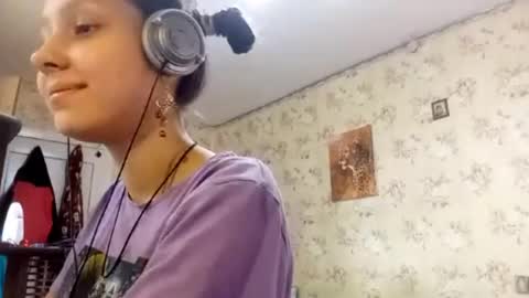 Mari  Simmons online show from September 13, 7:19 am