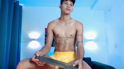 Kami online show from December 13, 7:53 pm