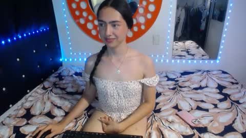 Snapshot of kammi_candy chatting on January 8, 1:19 am -- kammi -- online show from January 8, 1:19 am